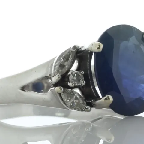 18ct White Gold Diamond And Sapphire Ring (S5.00) 0.35 Carats