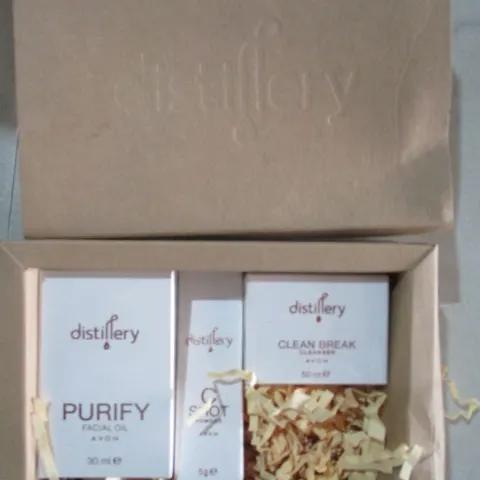 Brand new Avon cosmetic kit unopened