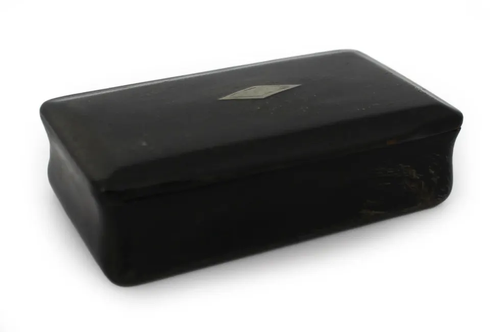 Antique 19th-Century Horn Snuff Box – Diamond Inlay, Hinged Lid