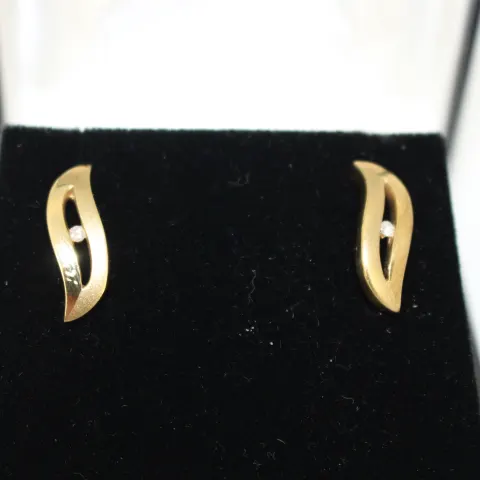 9ct Gold Diamond Wave Ear Studs