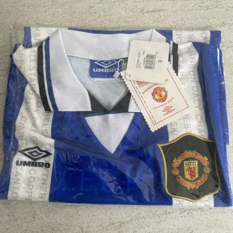1994-96 Manchester United Umbro 3rd football shirt - Small