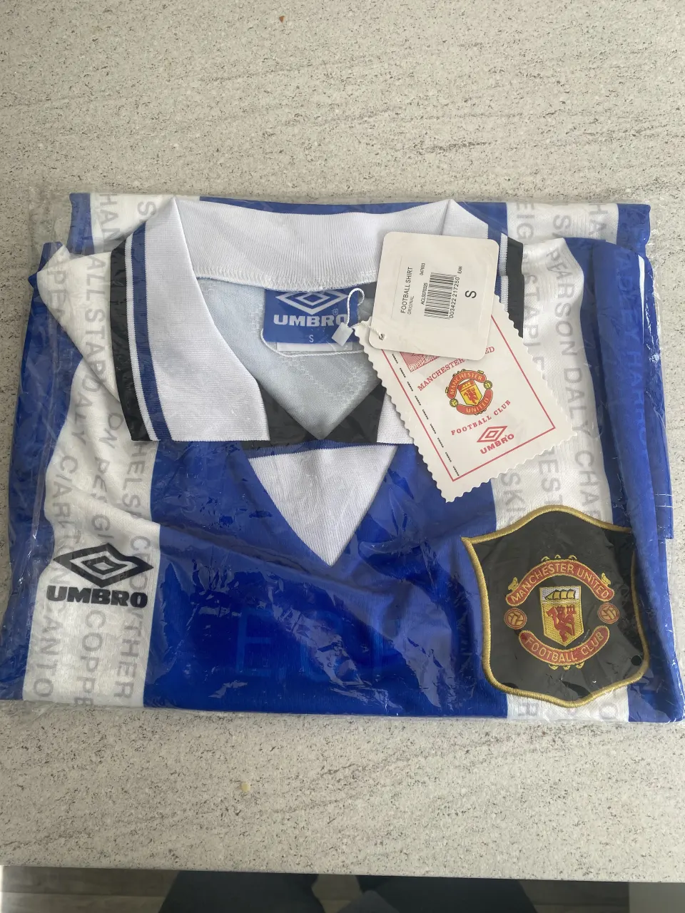 1994-96 Manchester United Umbro 3rd football shirt - Small