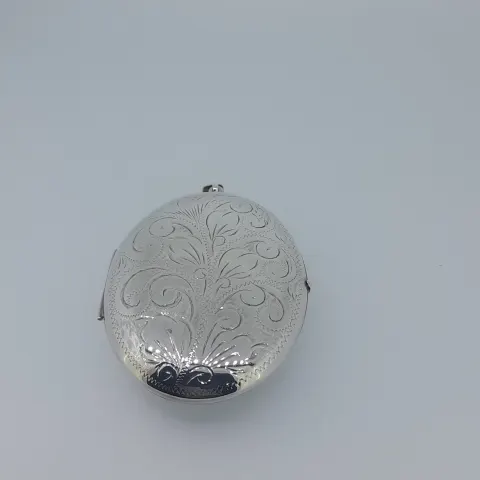 XL Silver Locket Engraved Detail