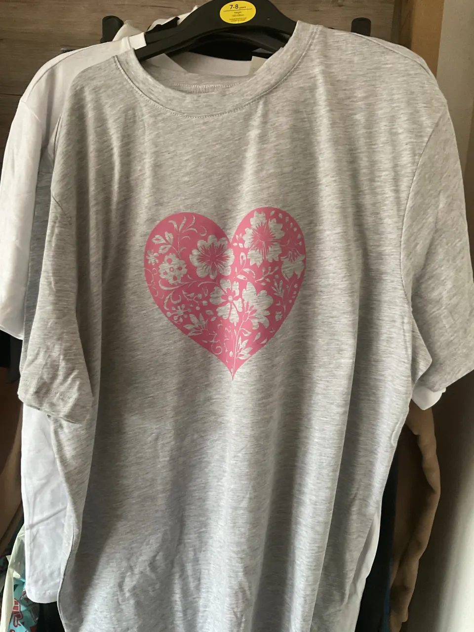Brand New Grey T-Shirt with Pink Heart Design Size Large (16)