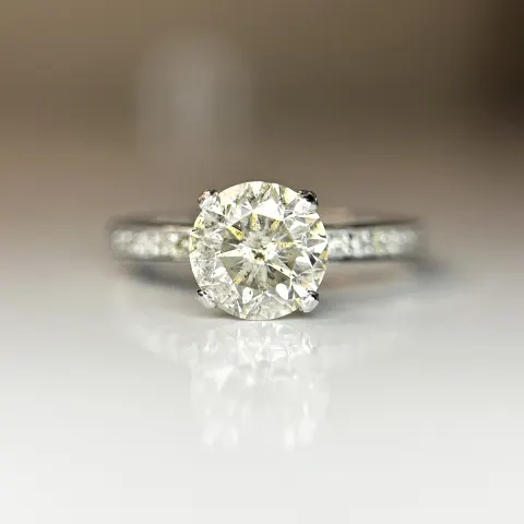 Beautiful 1.70ct Untreated Natural Solitaire Diamond & 18k Gold