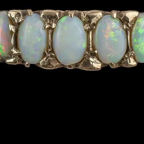 A Stunning Edwardian 9ct Gold & Opal Ring - With 5 x Australian White Crystal Opals