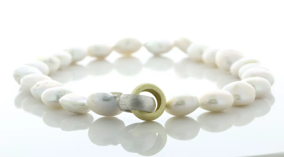 18 Inch 15.0 - 16.0mm Coin Pearl Necklace With Brushed Gold Plated Silver And Silver Clasp