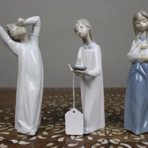 Collection of 3 Figurines 2 Lladro, 1 Nao