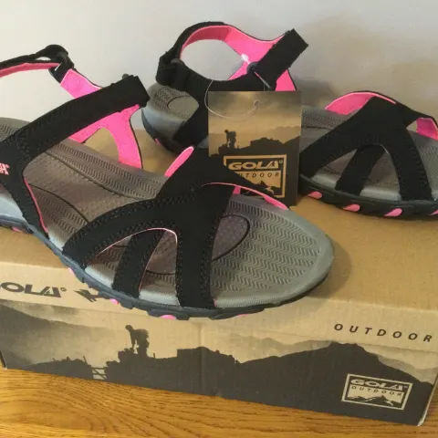 GOLA Womens “CEDAR” Hiking Sandals, Black/Hot Pink, Size 6 - Brand New