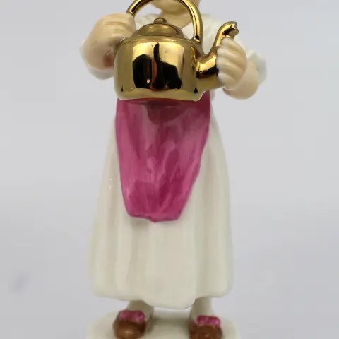 Royal Worcester Figrine Polly Put The Kettle On 3303