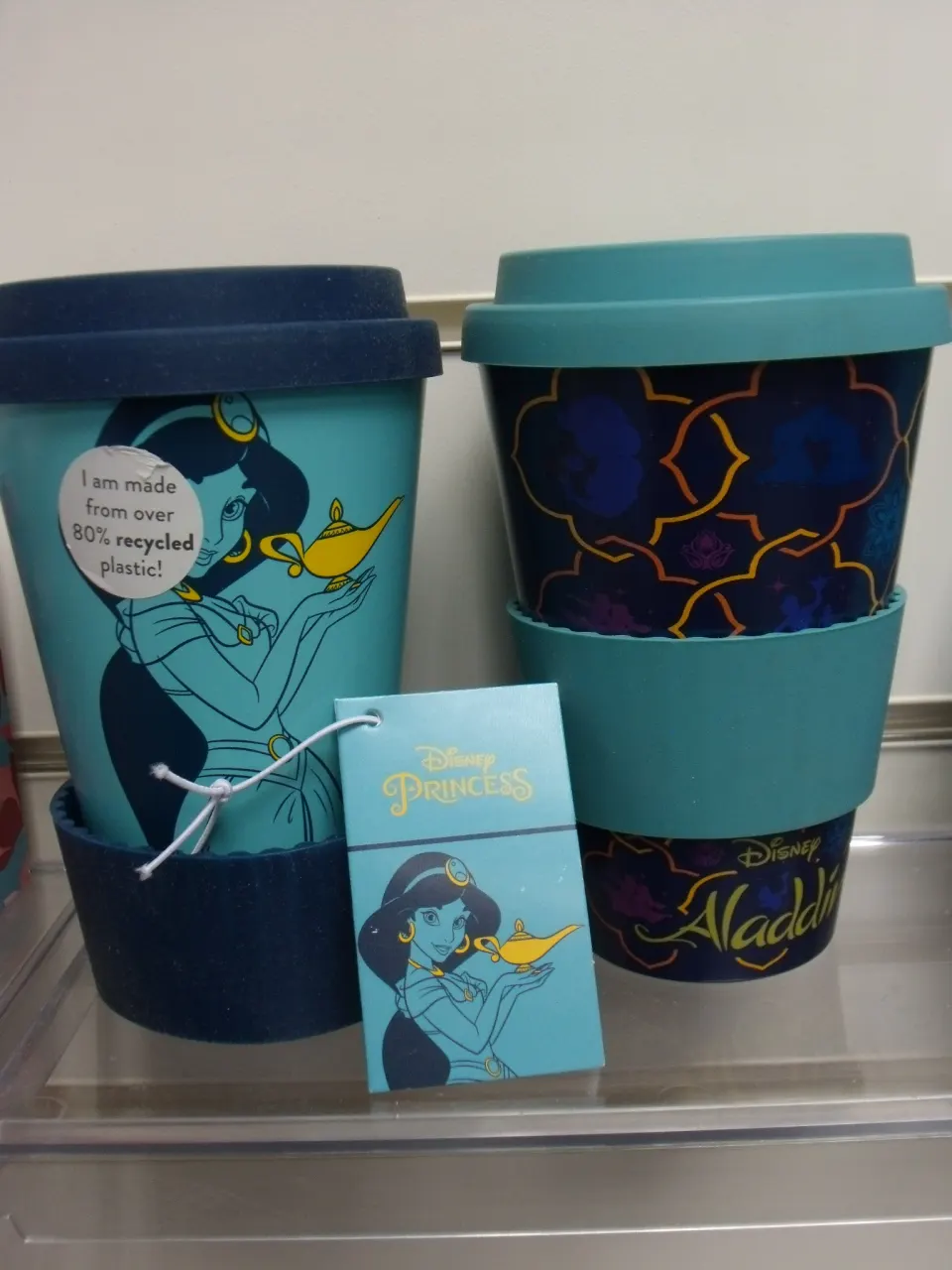 100pcs brand new assorted design Aladdin drinks cup with lid brand new sealed rrp £14.99.