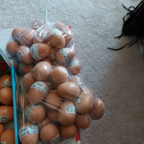 20 x Bouncy Eggs From Paperchase