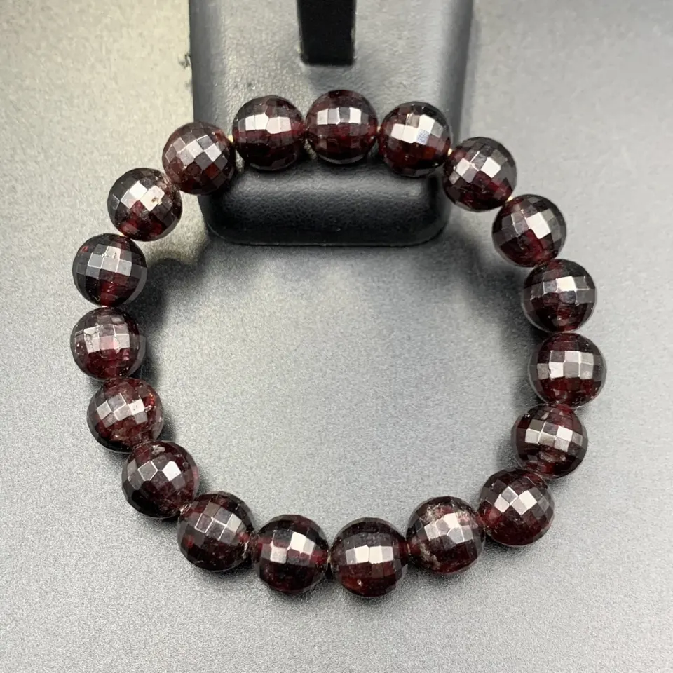 GTV-19, Natural Faceted Cut Garnet Beads Bracelet