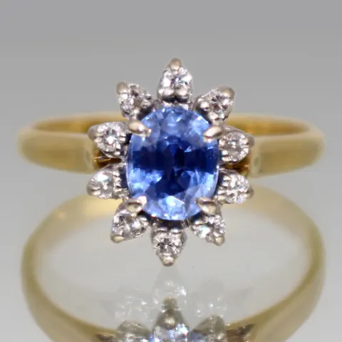 Vintage Cornflower Blue Sapphire & Diamond 18 ct. Cluster Ring