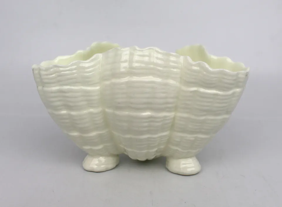 Royal Worcester Shell Shaped Footed Bowl Shape 69 c.1970