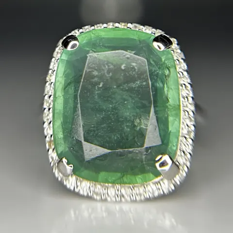 Beautiful 10.04 ct Natural Emerald With Natural Diamonds & 18k Gold