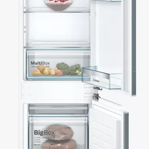 ITEM_DESCRIPTION -  Bosch Serie 4 KIN86VFF0G Integrated 60/40 Fridge Freezer  -  Grading Info. -  >G