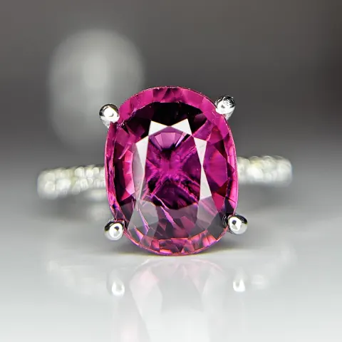 Beautiful 3.60CT Natural Pink Tourmaline With Natural Diamonds & 18k Gold