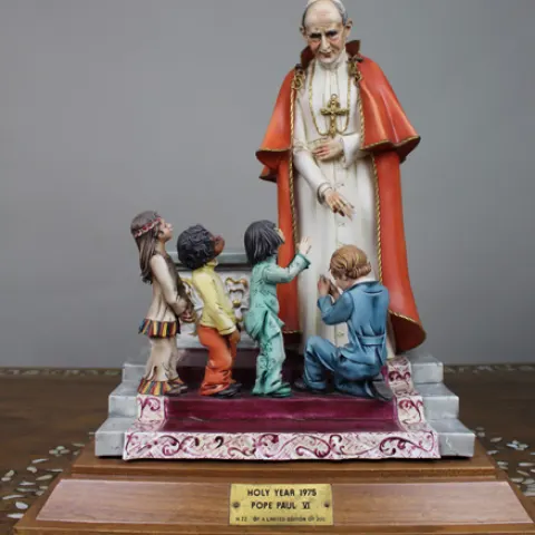 Large Capodimonte Porcelain Figurine – Pope Paul VI
