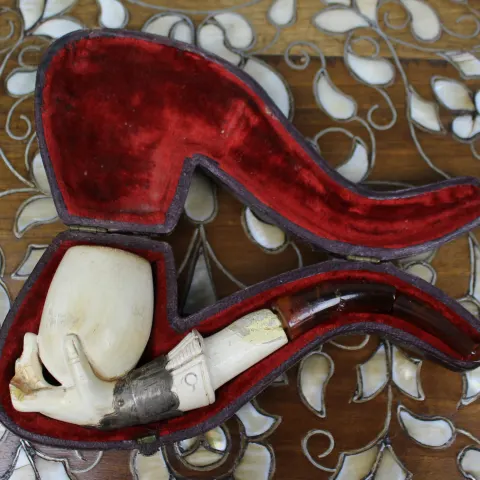 Antique Meerschaum Pipe in Fitted Case – Hand and Goblet Design