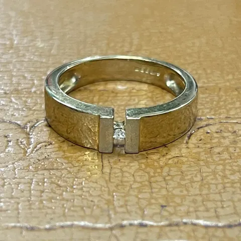 9ct Gold Diamond Ring
