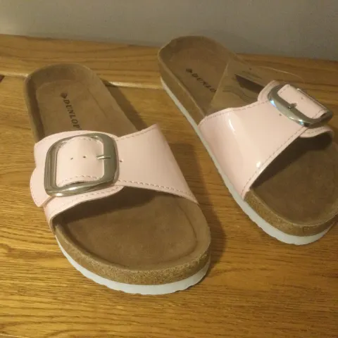 Dunlop “Single Buckle” Ladies Sandals, Size 4, Pink - New RRP £35.00