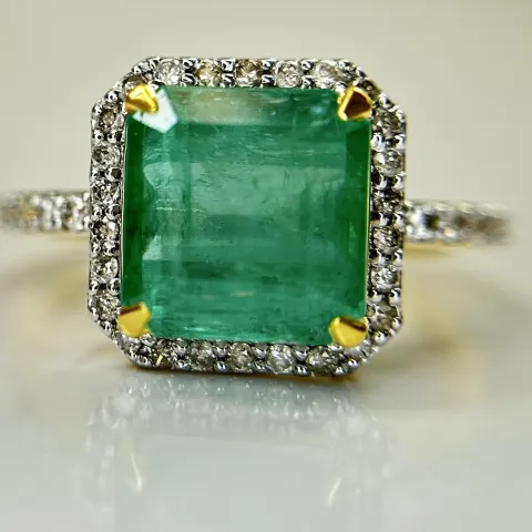 Beautiful Natural Columbian Emerald 3.74 CT With Natural Diamonds & 18k Gold