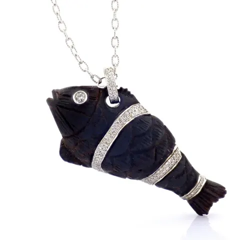 An Exquisite Ebony-Carved Fish Necklace Detailed With Brilliant Diamonds and Gold