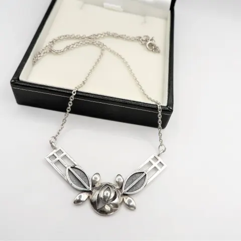 Sterling Silver Mackintosh Style Necklace.