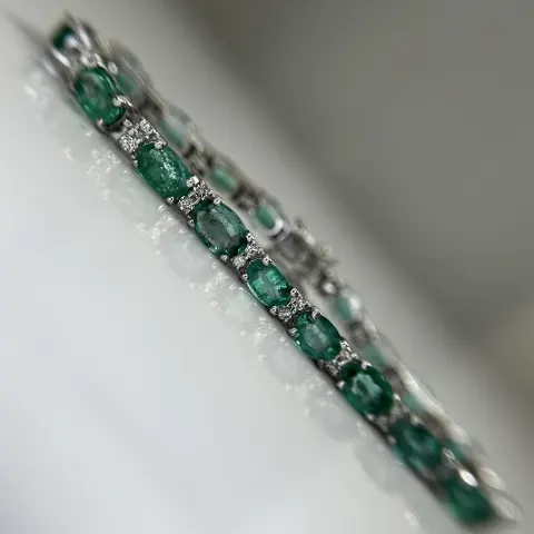 Beautiful 11.10 CTS Natural Emerald Bracelet With Natural Diamonds&18k Gold