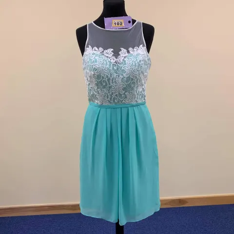 Alexia knee length dress size 8 ivory lace and mint chiffon