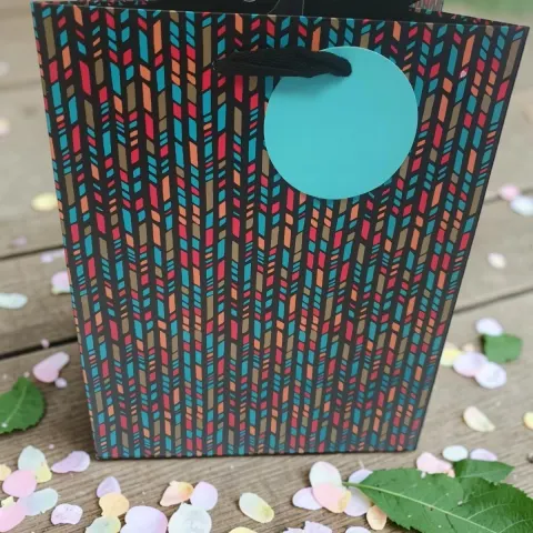 16 x Medium Gift Bags 26.5cm X 21cm