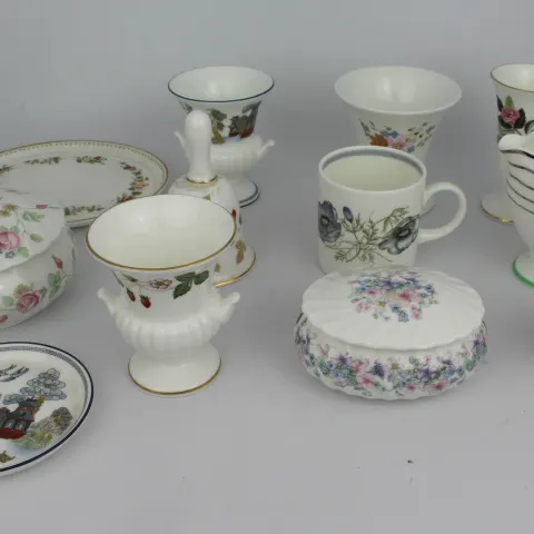 Collection of Wedgwood 12 Pieces