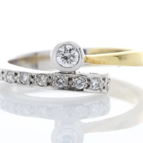 18ct Stone Set Shoulders Diamond Ring 0.11 Carats