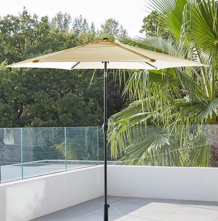 (101/2A) RRP £109. Solana 3m Parasol Natural. Made Of Polyester Fabric With Uv50+ And Grade 4 Colou