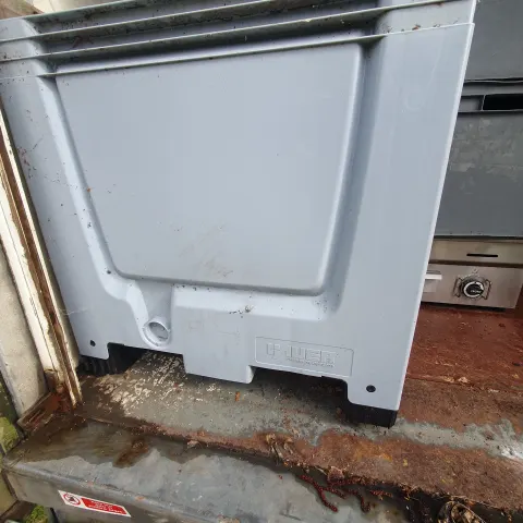 Half pallet large deep crate.