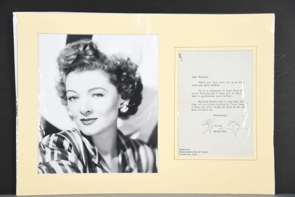 MYRNA LOY Original signature