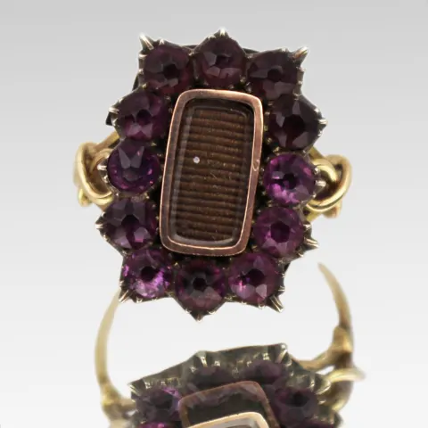 Victorian Mourning Ring with Purple Glass Stones – 1850–1880