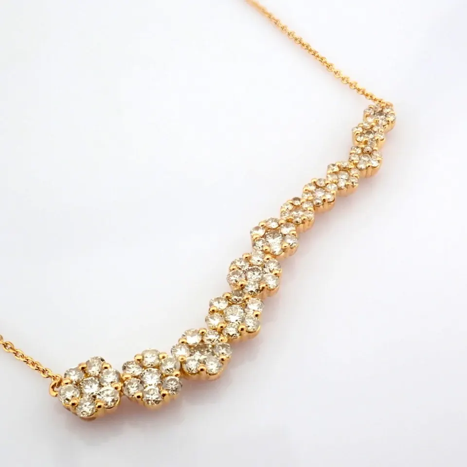 18K Rose Gold Necklace Detailed With Brilliant Diamonds