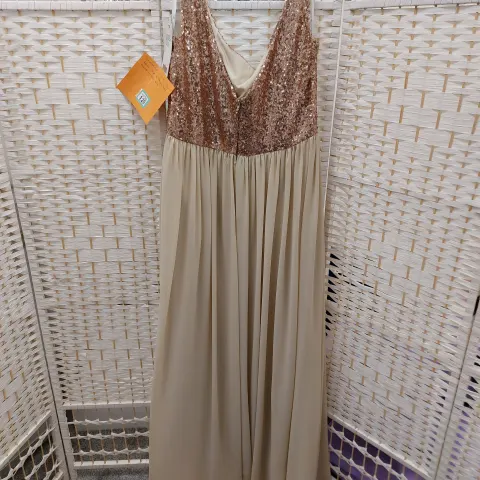 Christina Wu designer dress  22705 size 18 in rose gold