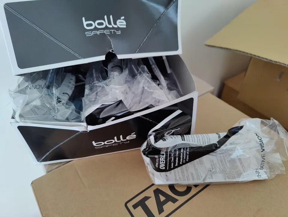 3 x Box of 10 BOLLE SAFETY OVERLIGHT PROTECTIVE EYEWEAR 