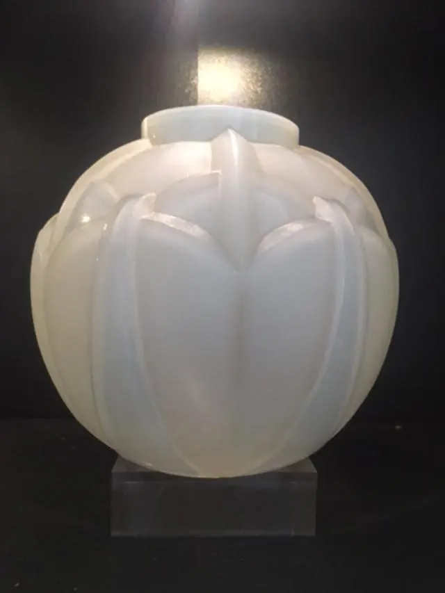 Hunebelle (b1896 - 1985) Rare, Cire Perdue 'Artichoke' Opalescent Frosted With Rose Accents Vase