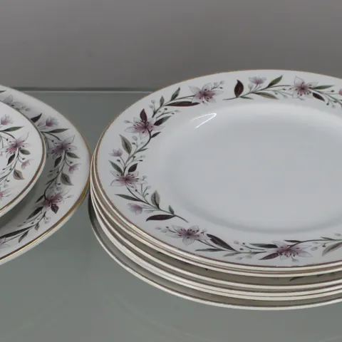 Chinastyle Simpson Potteries Naples Part Dinner Service