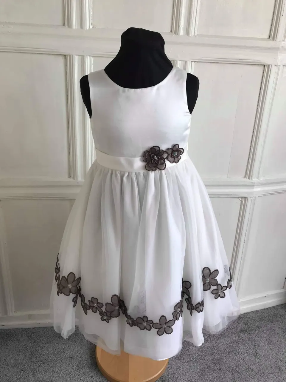 Flowergirl dress Age 6