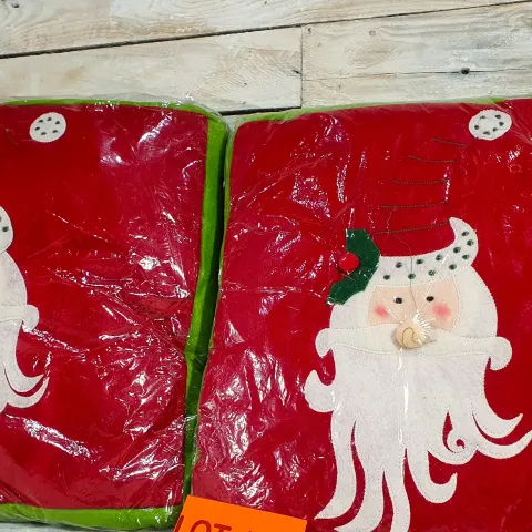 2 x 3D Fabric Christmas cushions. 35cm x 35cm  Rrp £29.99