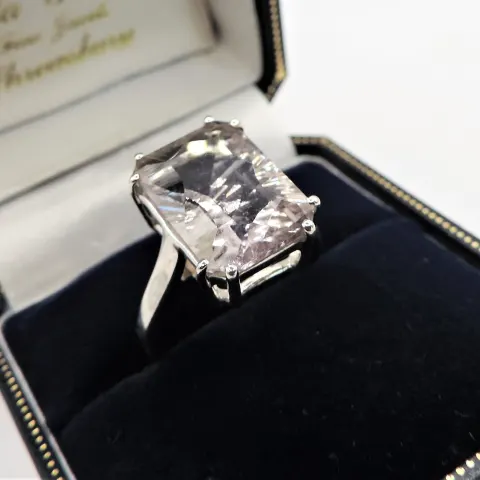 Sterling Silver Morganite Ring 6 carats New with Gift Pouch