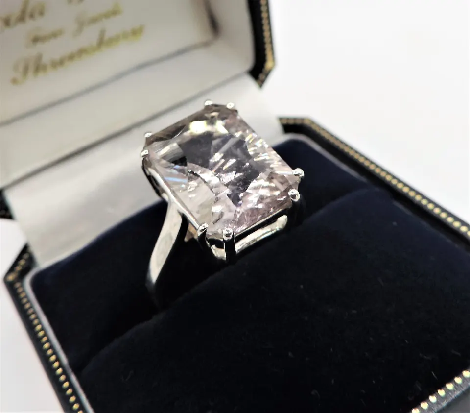 Sterling Silver Morganite Ring 6 carats New with Gift Pouch