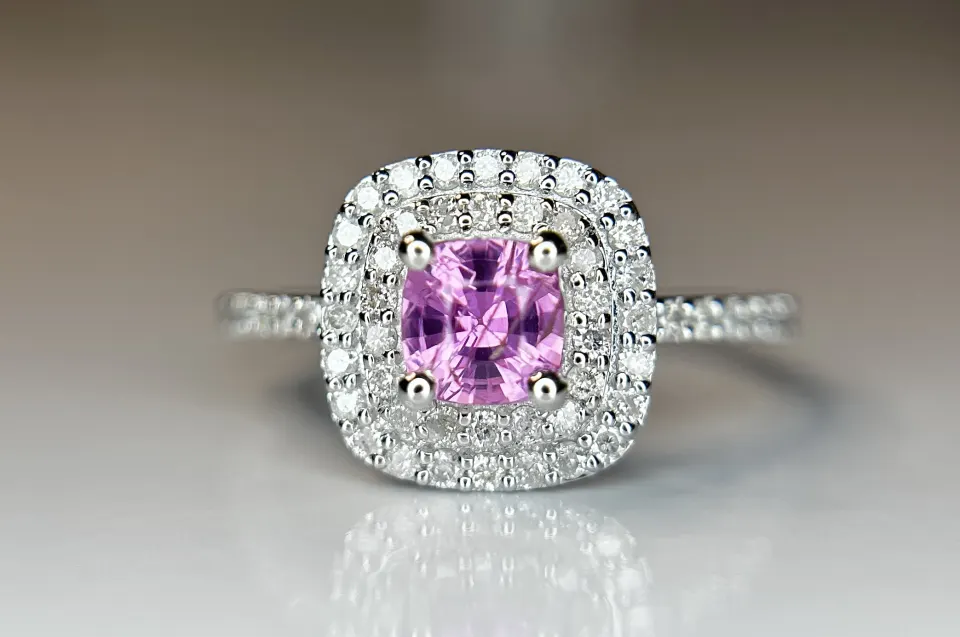 Beautiful 0.63 CT Unheated Ceylon Pink Sapphire With Natural Diamonds & 18k Gold