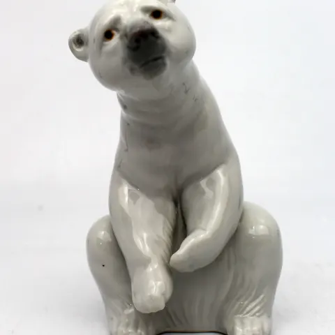 Lladro Polar Bear