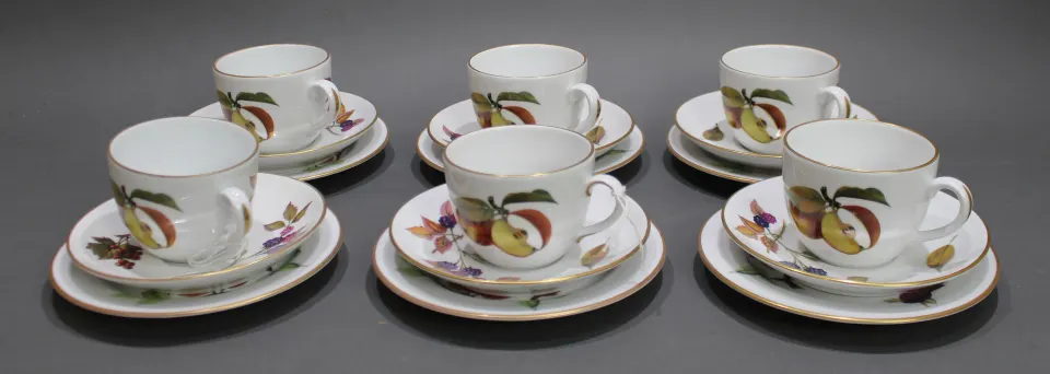 Set of 6 Royal Worcester Evesham Gold Trios